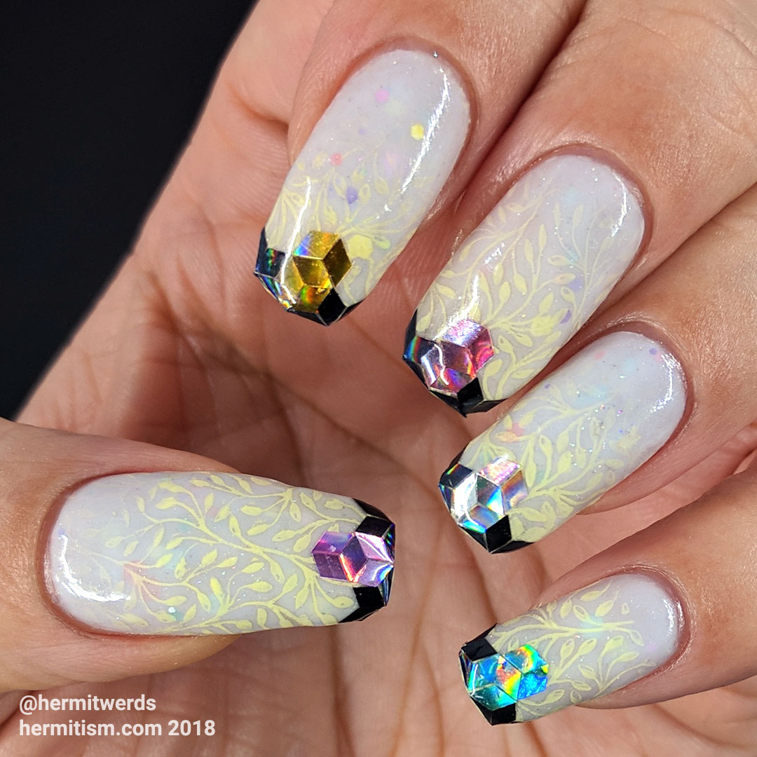 Rhombus French Tip - Hermit Werds - grey crelly with soft gradient stamp and french tips made of rhombus sequins