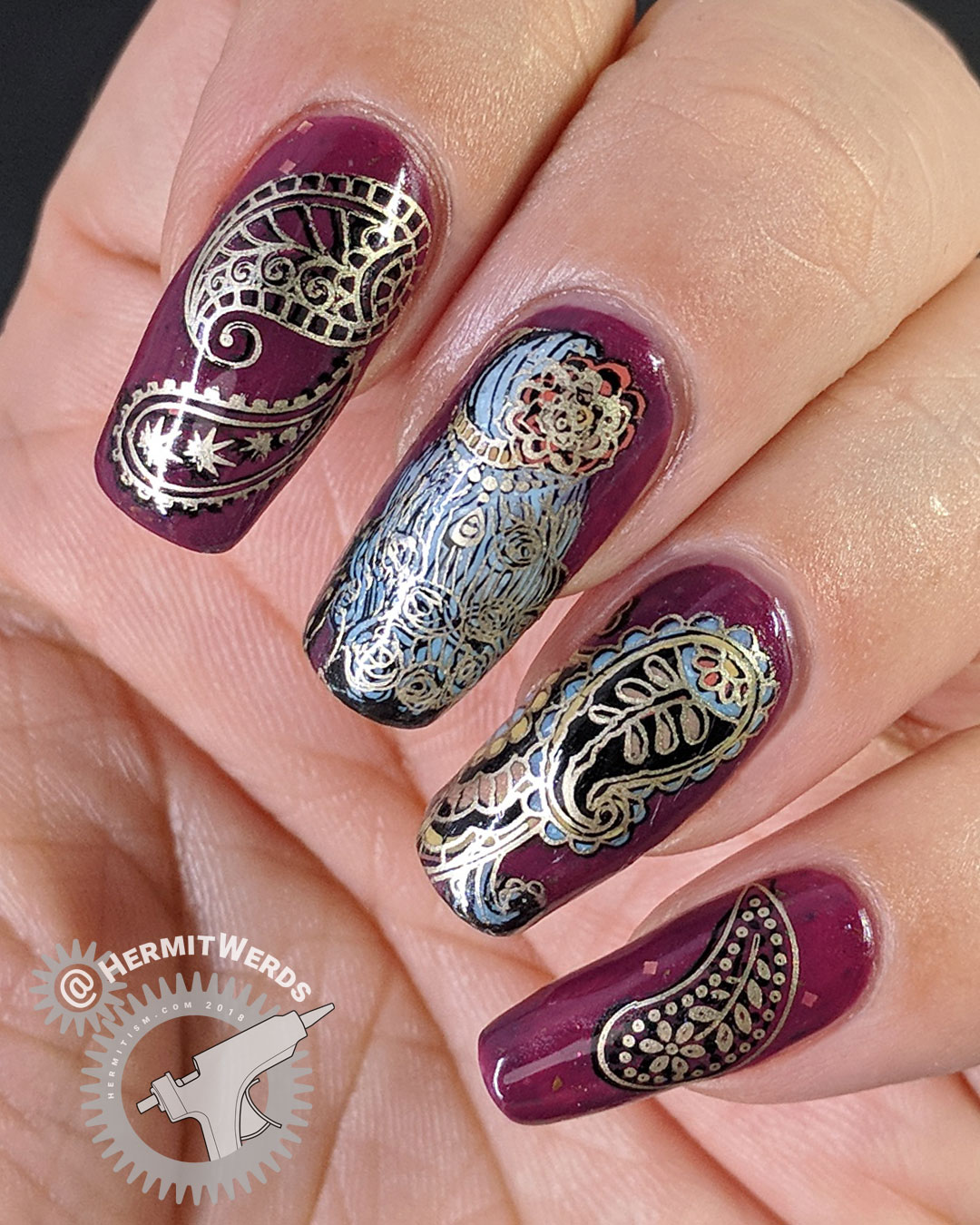 The Fanciest Paisley - Hermit Werds - ornate golden and cranberry paisley nail art