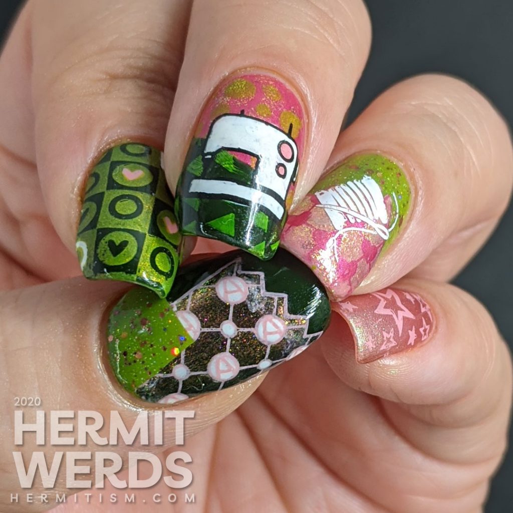 Quilting themed nail art with decals of sewing machine, bobbins, cloth swatches, and patterns to make a beautiful pink and green quilt.