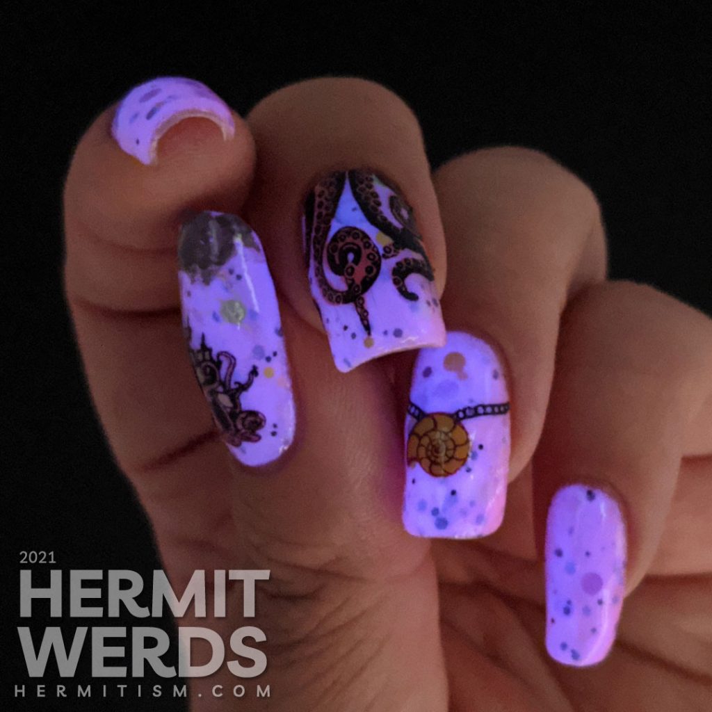 Disney Villain: Ursula - The Little Mermaid Nail Art - Hermit Werds