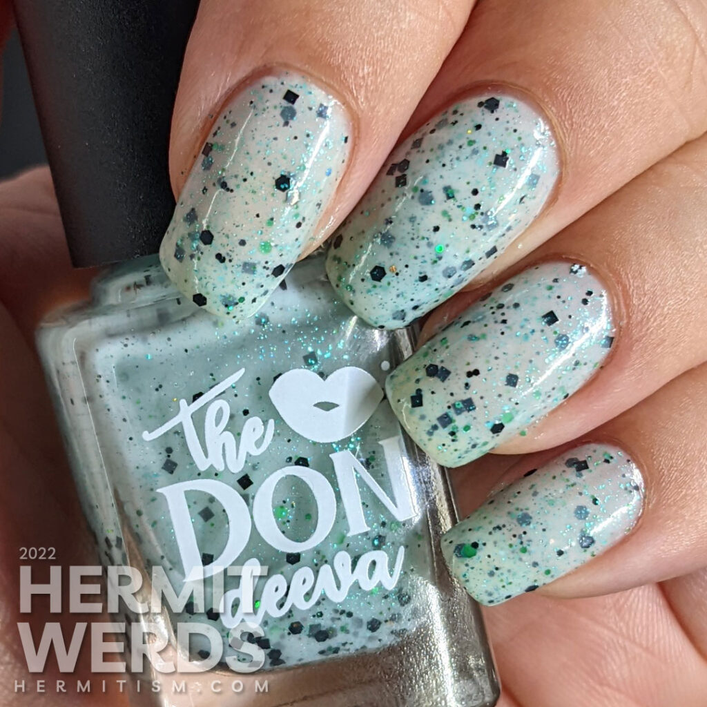 The Don Deeva "Mint Hooreo Cookie v2" nail swatch photo.